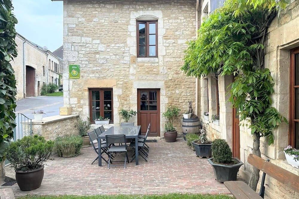 Le Gite D'aglaé - Chemery Chehery in Chémery-sur-Bar, Chémery-Chéhéry
