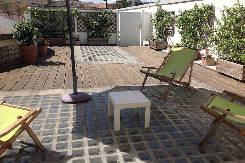 Appartement entier, Appartement centre, terrasse, parking privé, proche Aeroport in Bergerac, Périgord Pourpre