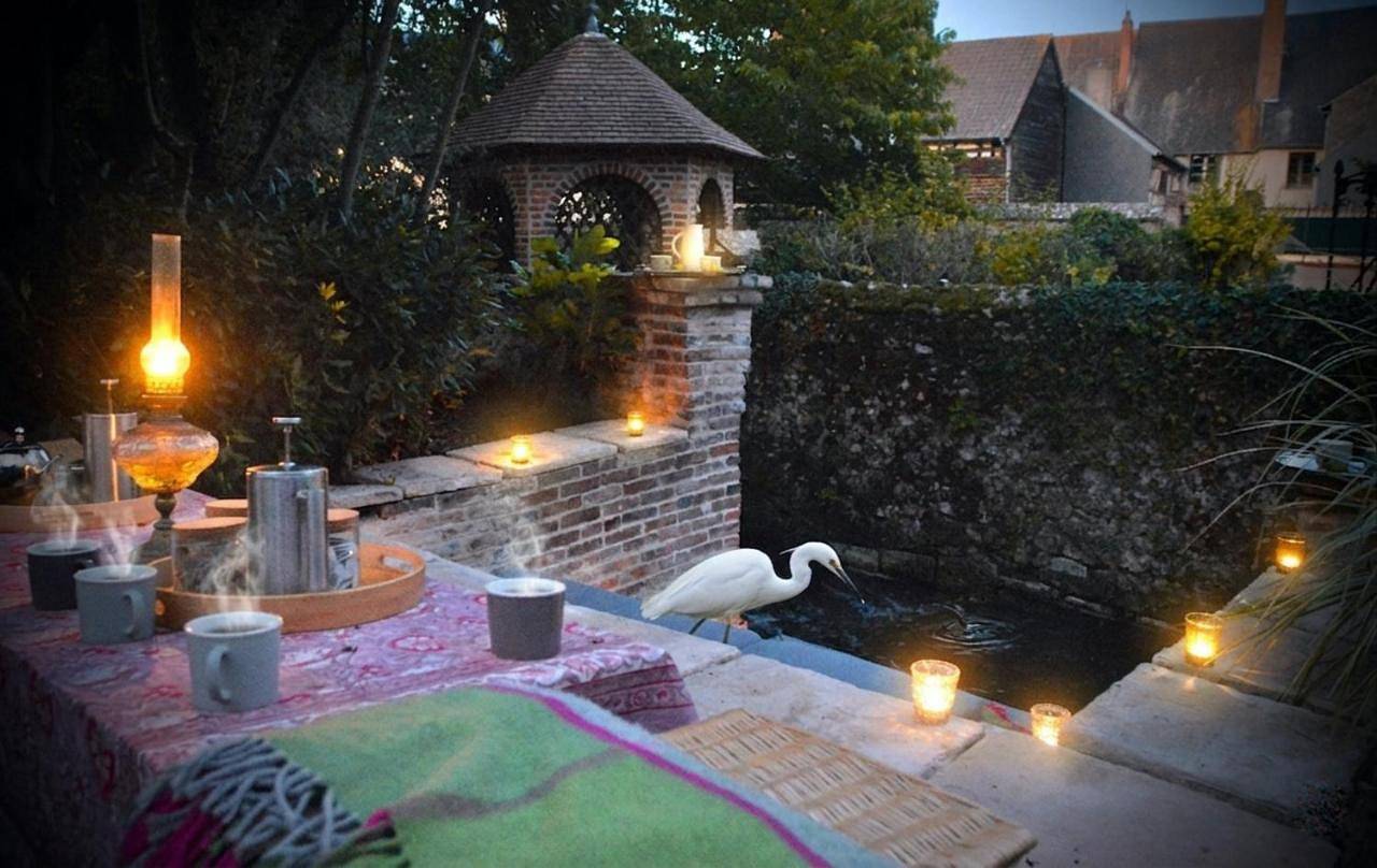 Ensemble au bord de la rivière, salle de jeu familiale, village médiéval , 2h de Paris in Aubigny-sur-Nère, Sologne