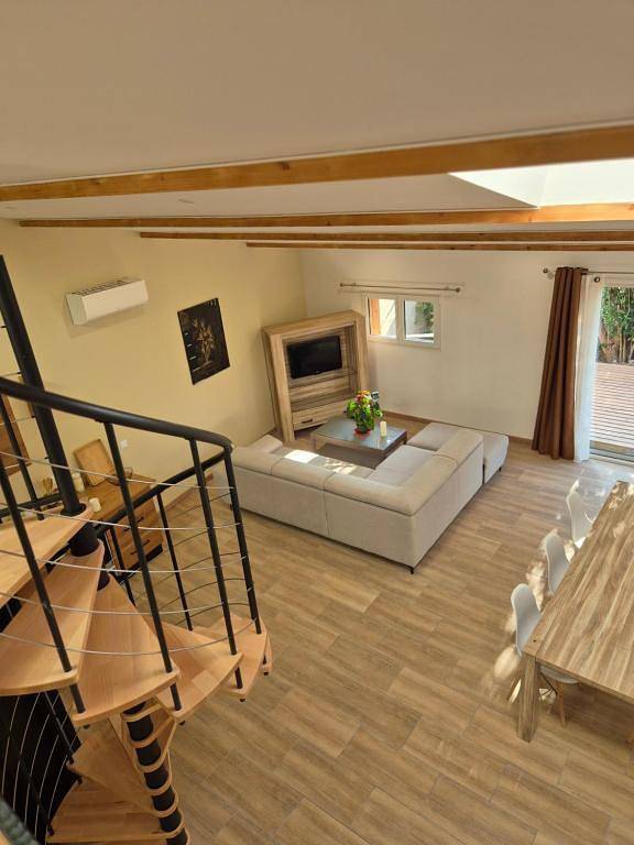 Gîte pour 6 personnes, avec jardin ainsi que piscine et terrasse, animaux acceptés à Roubia - 3