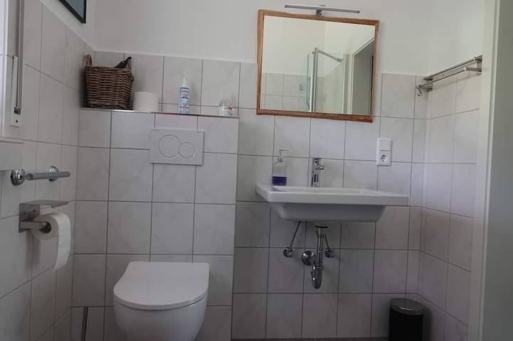 Ganze Wohnung, Ferienw. Landliebeehrsen1,modern, ruhig gelegen, Parkpl. an Wgh., stadtnah, Wlan in Bad Salzuflen, Kreis Lippe