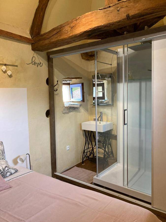 Double Room in Charroux (Auvergne), Allier