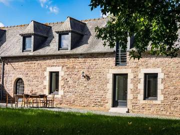 Gîte pour 7 personnes, avec jardin, animaux acceptés à Yvias