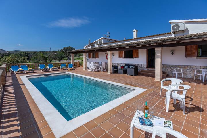 Villa für 6 Personen, mit Terrasse und Garten - 1