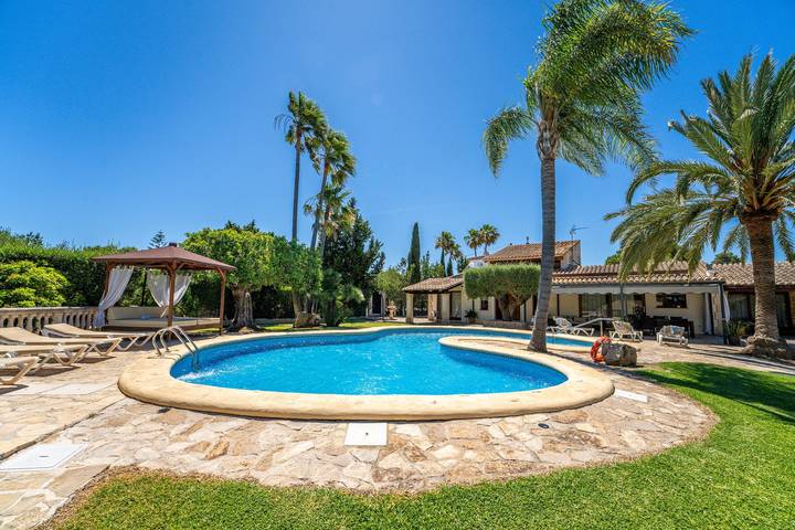 Finca "Vela" bei Muro für 8 Personen mit wunderschönem Garten und Pool in Muro, Mallorca Norden