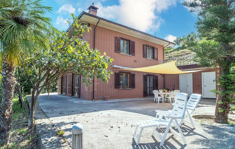 Ferienhaus für 8 Personen, mit Garten und Terrasse, kinderfreundlich - 1
