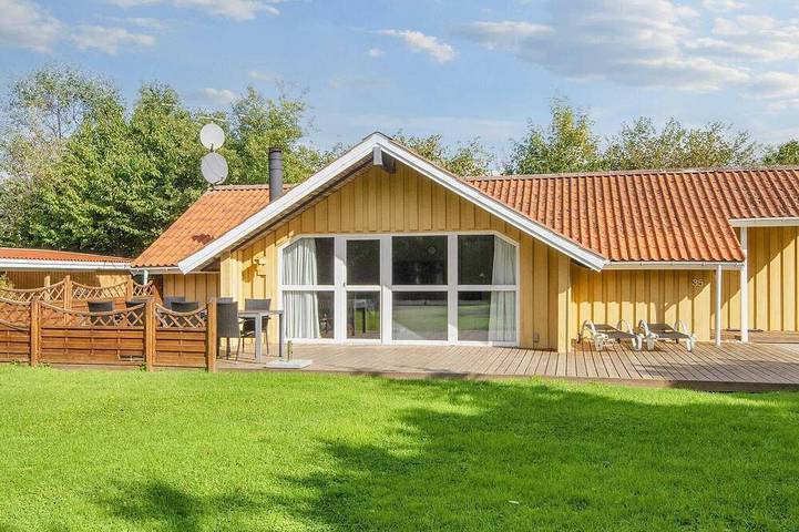 Ferienhaus für 8 Personen, mit Terrasse und Sauna sowie Whirlpool und Garten, mit Haustier in Skovmose