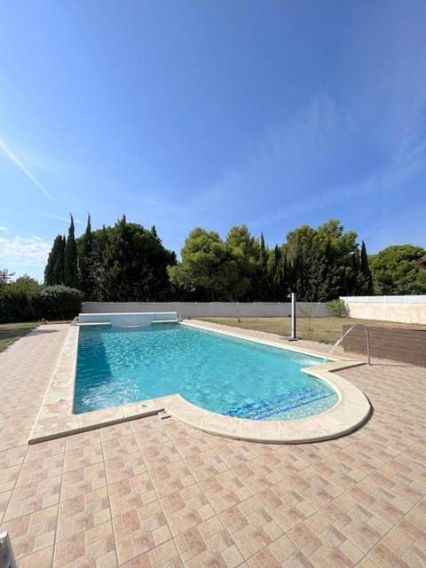 Villa pour 6 personnes, avec piscine