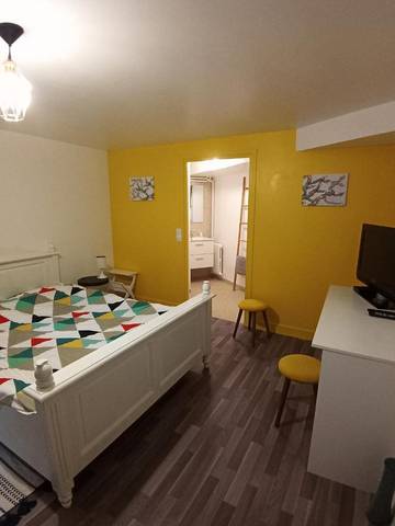 Gîte pour 2 personnes, avec jardin et terrasse à Coulaines