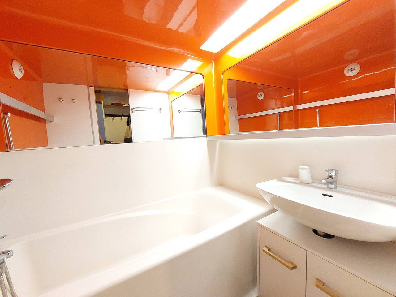 Appartamento intero, Renovated Duplex for 5 Near Slopes and Shops in Charmettoger in Arc 1800, Bourg-Saint-Maurice