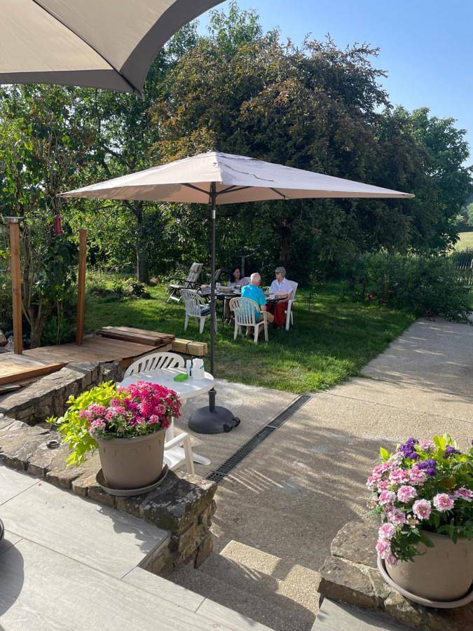 Chambre d’hôte pour 4 personnes, avec Terrasse et Jardin ainsi que Piscine et Vue dans Orne - 2