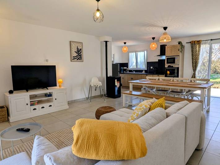 Gîte pour 4 personnes, avec Terrasse et Jardin à Clomot