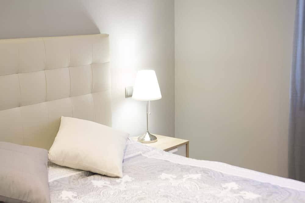 Entire apartment, Apartment in Saragossa, Saragossa Province