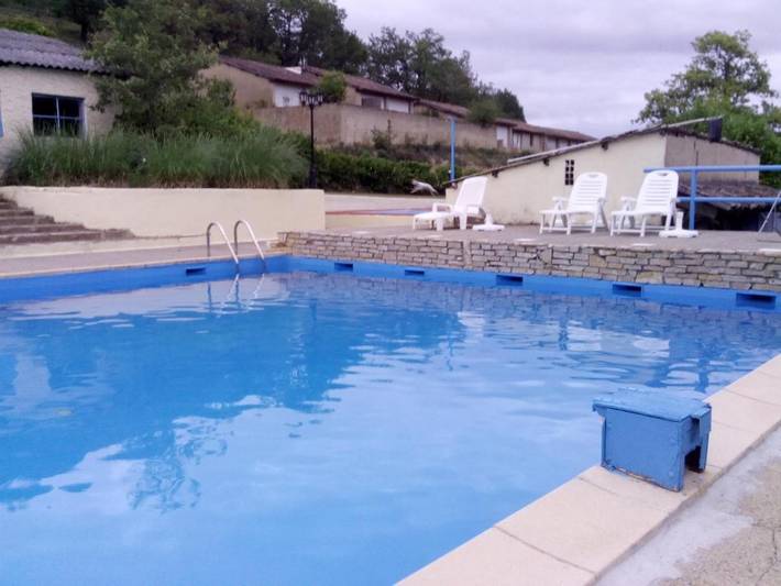 Location de vacances pour 4 personnes, avec jardin ainsi que vue et piscine à Belmontet - 2