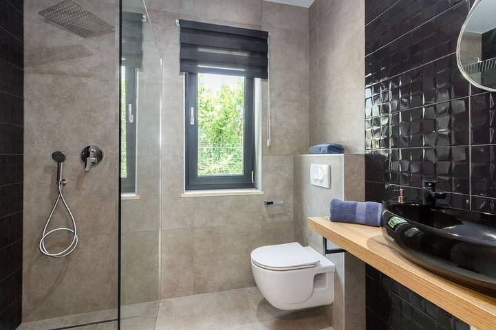 Luxuriöse Villa Maell mit Beheiztem Pool in der Nähe von Pula in Sisan, Südküste Istrien