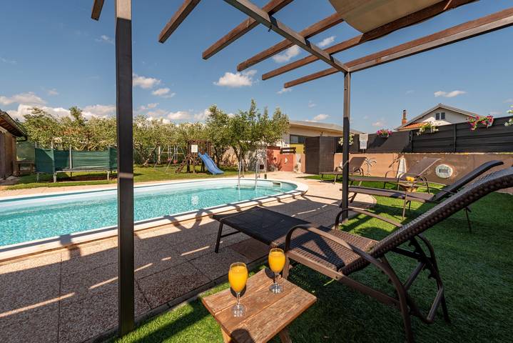 Villa für 10 Personen, mit Terrasse und Garten in Dalmatien - 4