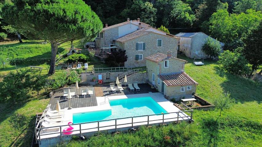 B&b per 2 persone, con terrazza e piscina nonché panorama e giardino, con animali domestici in Maremma