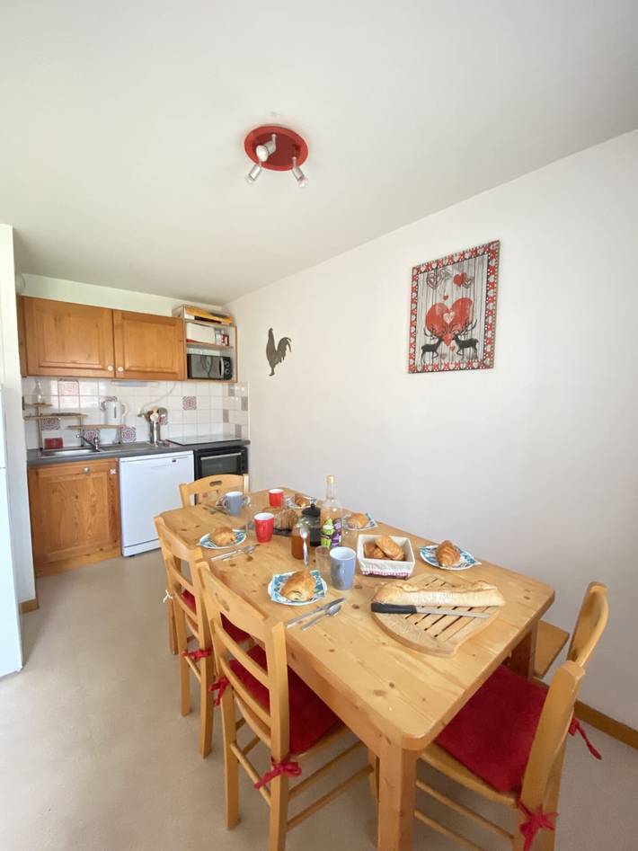 Gîte pour 8 personnes, avec balcon, adapté aux familles dans Saint-Étienne-en-Dévoluy - 2