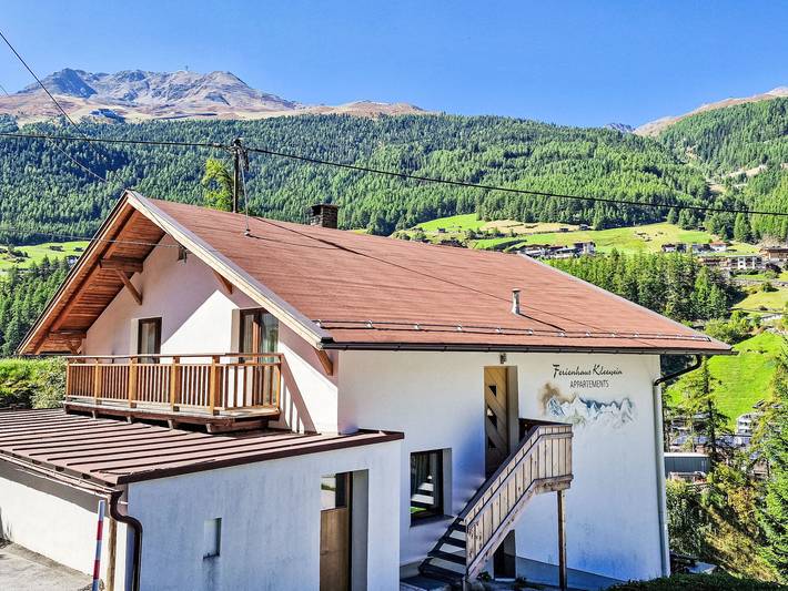 Holiday home for 19 people, with balcony and garden - 1