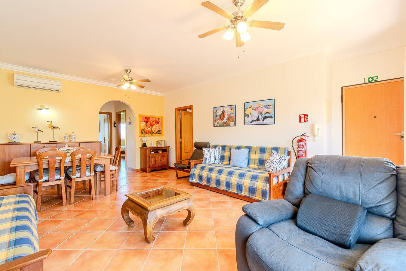 Apartamento entero, Casa de vacaciones 'Bragança Paradise' con piscina compartida, Wi-Fi y aire acondicionado in Albufeira, Distrito de Faro