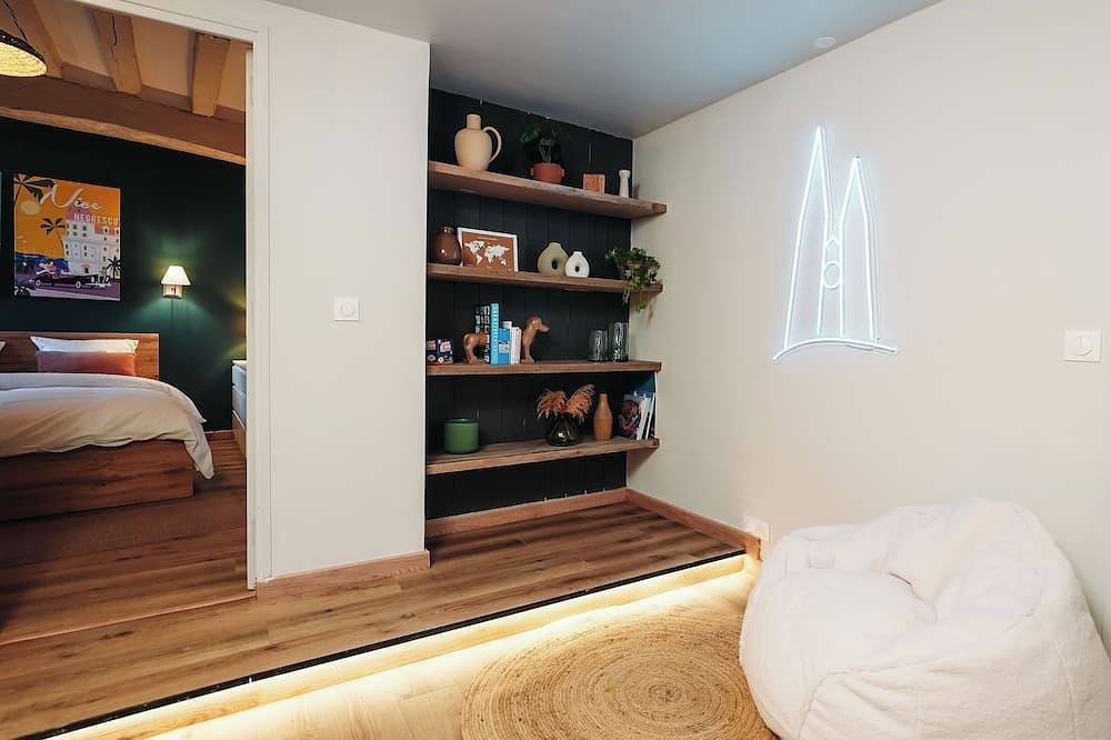 Appartement entier, Charmant refuge urbain avec vue sur la ville in Chartres, Région de Chartres