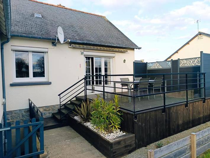 Location de vacances pour 6 personnes, avec jardin et vue à Caulnes