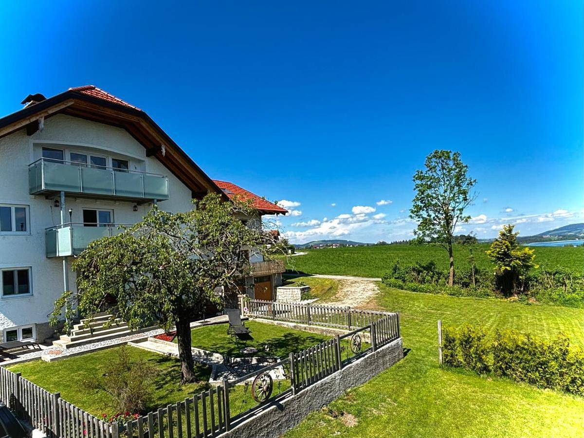 Ganze Wohnung, Gästhaus "Seeblick" in Seekirchen am Wallersee, Bezirk Salzburg-Umgebung