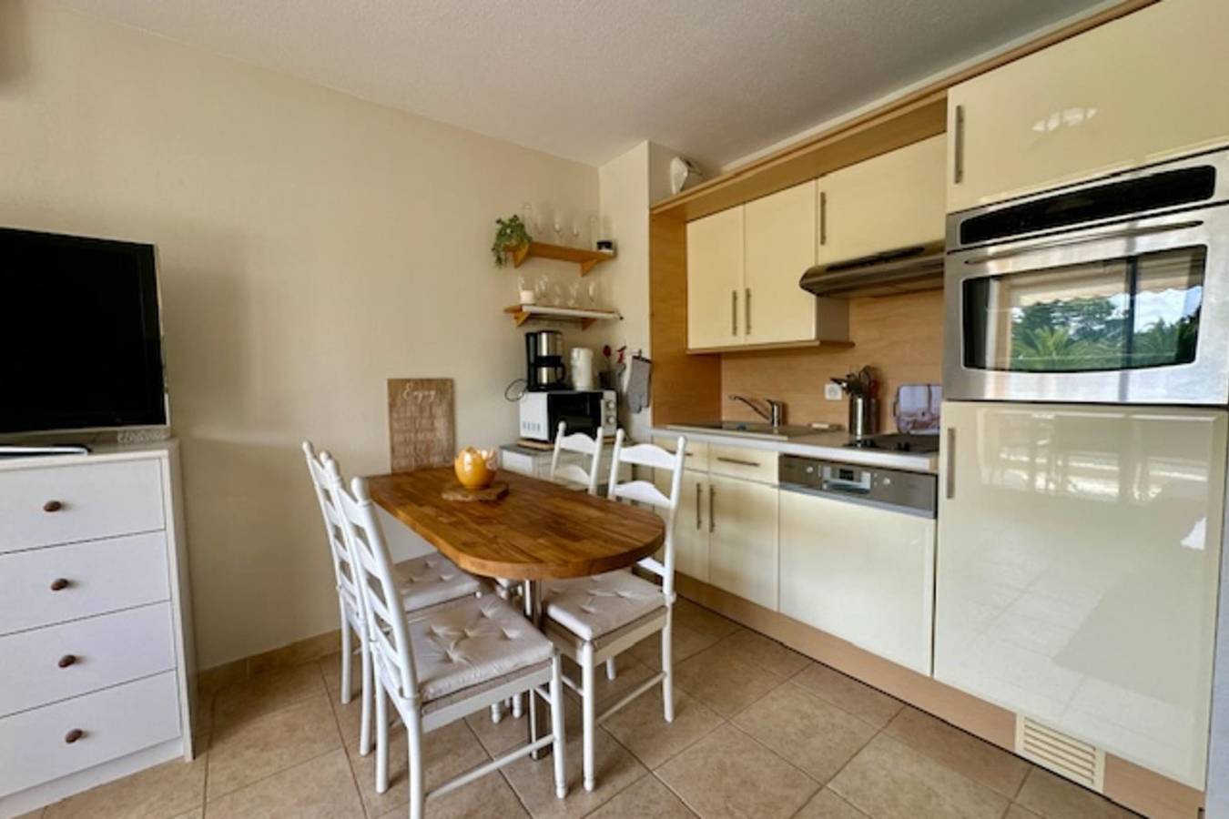 Apartamento entero, Renovated apartment with balcony in Mandelieu-la-Napoule, Massif de l'Esterel