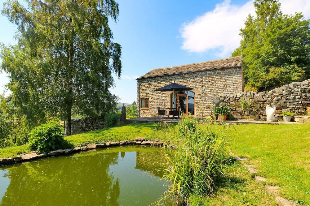 The Barn, luxury holiday cottage, with a garden in Pateley Bridge in Nidderdale AONB