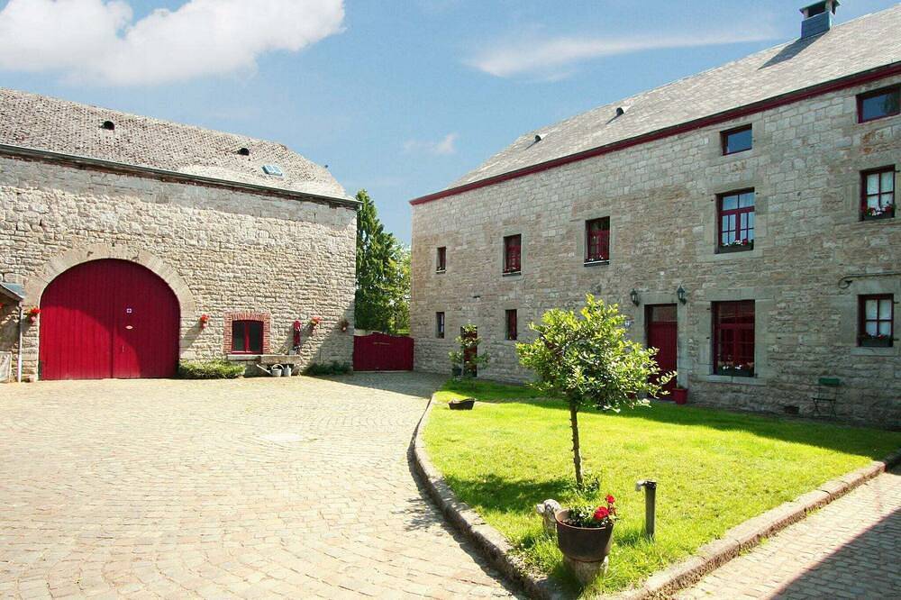 Luxe Vakantiehuis met Sauna in Hotton, Provincie Luxemburg