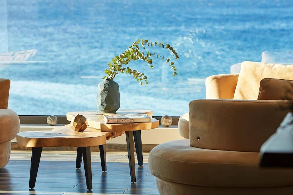 Ganze Wohnung, Luxus-Penthouse am Meer mit Panoramablick, eigenem Whirlpool und Grill in Koutsouras, Lasithi