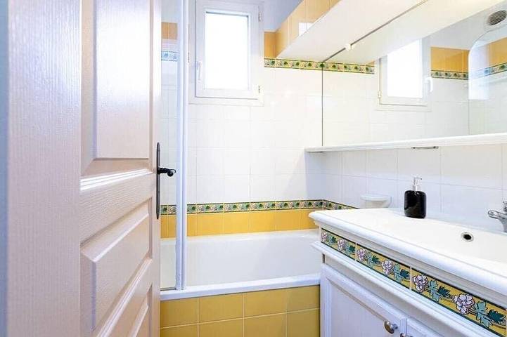 Appartement entier, App 3 pièces , résidence privée 25hect, 4 pers, jardinet privatif, vue mer, in Grimaud, Côte méditerranéenne (France)