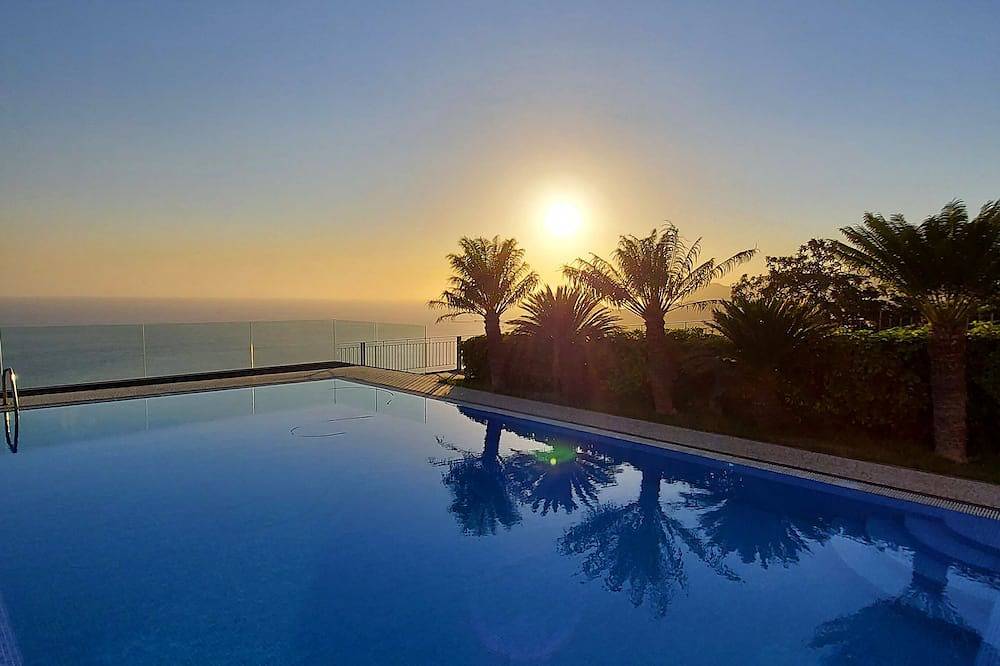 Villa Neves by Bca Villas in São Gonçalo, Isla de Madeira