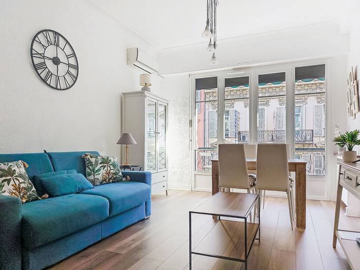 Gîte pour 3 personnes, avec terrasse dans Place Massena