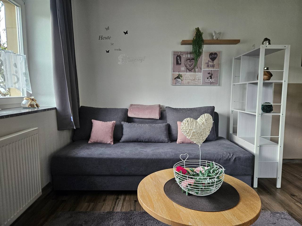 Entire apartment, Holiday Apartment 'Auszeit Zwischen Fellnasen' with Mountain View, Private Garden & Wi-Fi in Ochsenkopf, Bischofsgrün