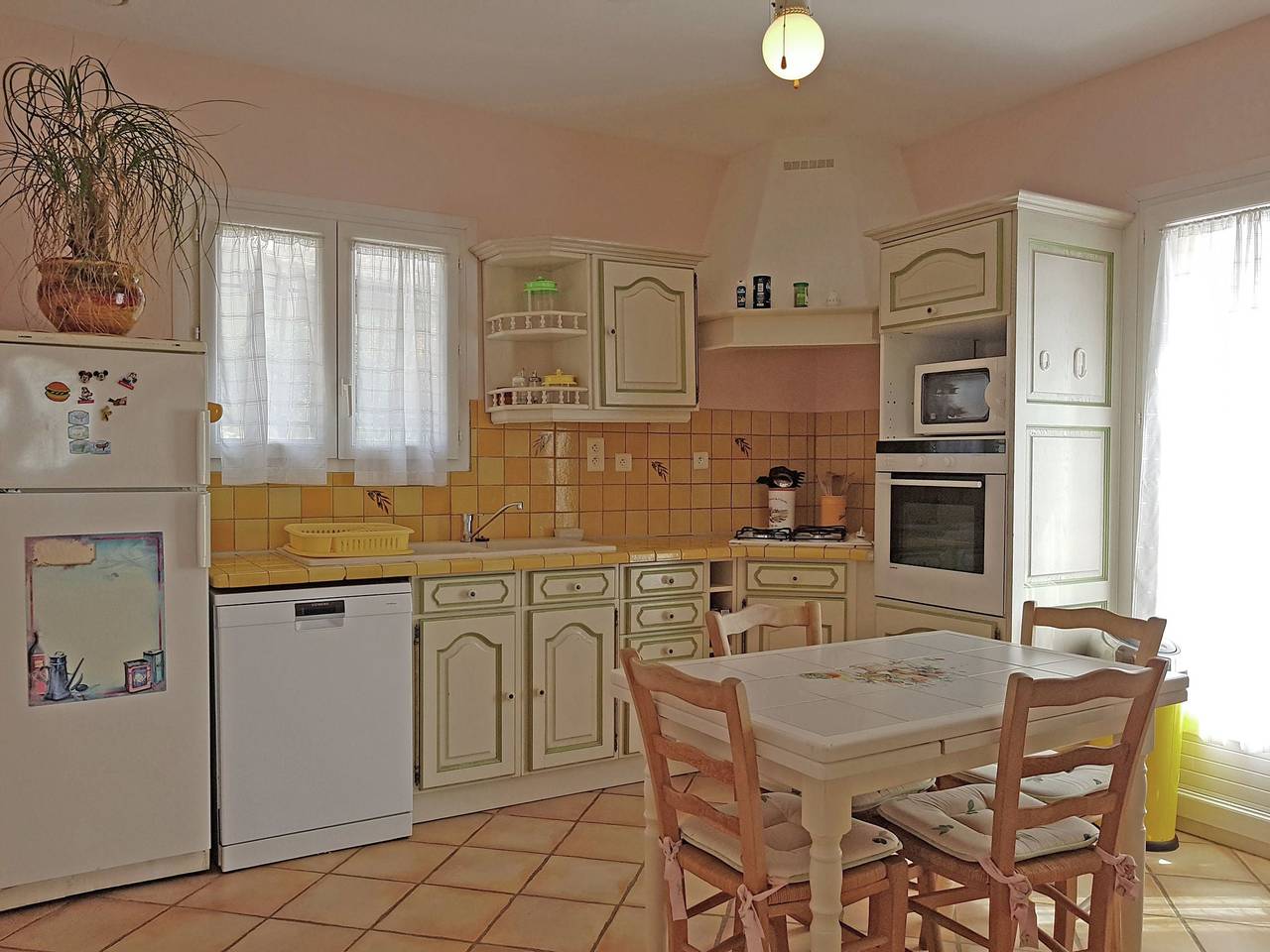 Ruhige Villa mit Talblick in Saint-Laurent-de-Carnols, Nimes und Umgebung