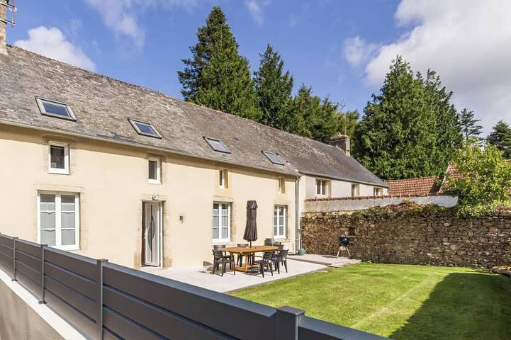 Gîte pour 7 personnes, avec jardin à Teurthéville-Bocage