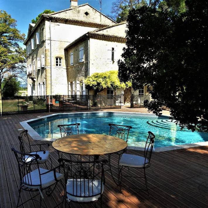 Maison d’hôte pour 4 personnes, avec Terrasse et Jardin ainsi que Piscine et Vue à Valréas