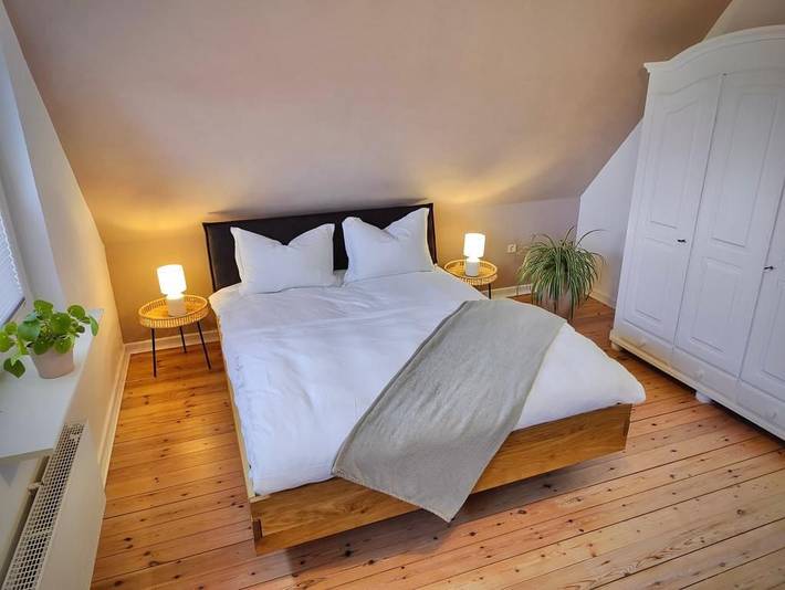 Leni - 2 Duschbäder, Wohnzimmer mit Kamin, Terrasse, Grill, 2 Stellplätze in Wesselburen, Kreis Dithmarschen