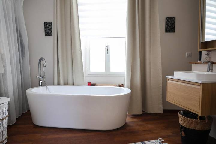 Location de vacances pour 10 personnes, avec vue ainsi que piscine et jardin à Meyrargues - 3