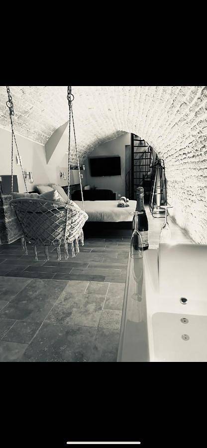 Gîte pour 2 personnes, avec jacuzzi dans Theatre Des Feuillants Dijon - 4