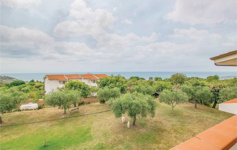 Ganze Ferienwohnung, Rückzugsort am Meer mit Parkplatz, Pool und Terrasse in Santa Maria (Vibo Valentia), Ricadi (gemeinde)