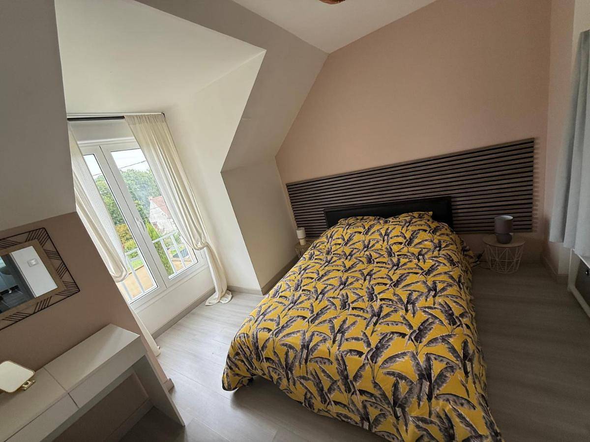 Three-Bedroom House in Montévrain, Seine-et-Marne