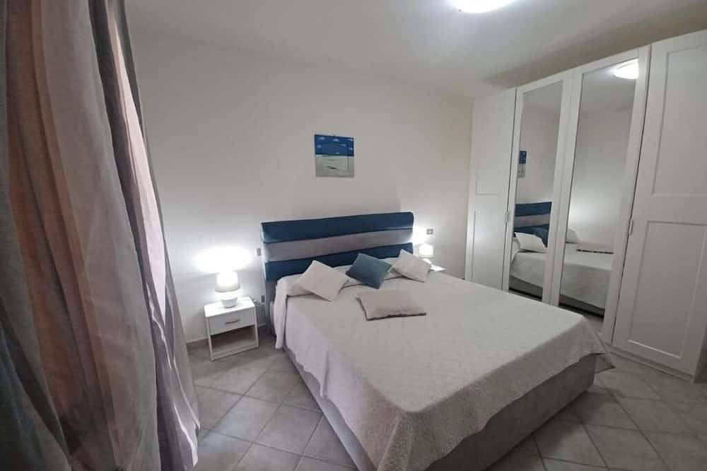 Ganze Wohnung, Sibilla two-room house with terrace 60 meters from the sea in Cala Reale, Golfo Aranci