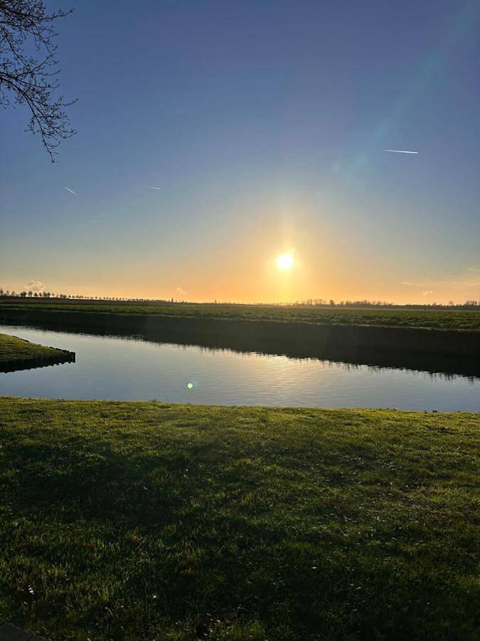 Luxe bungalow met prachtig vrij uitzicht in Kattendijke, Zeeland in Niederländische Nordsee