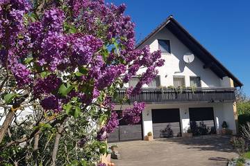 Ferienwohnung für 4 Personen, mit Pool und Garten sowie Balkon in Ebermannstadt