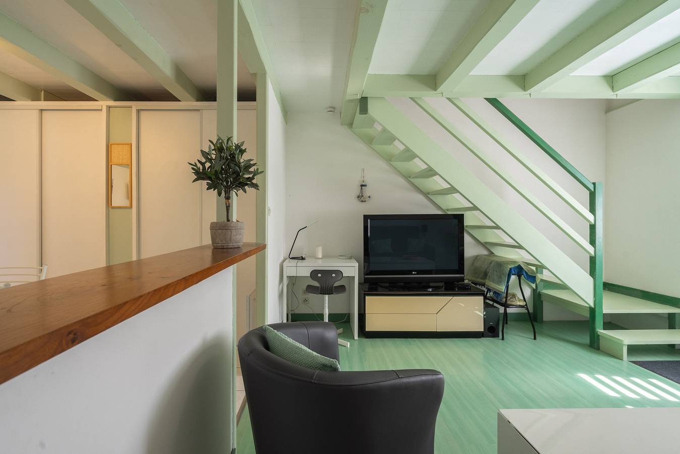 Maison de vacances 'L'Olivier' avec terrasse privée, Wi-Fi et climatisation in Saint-Just-Luzac, Côte de Beauté