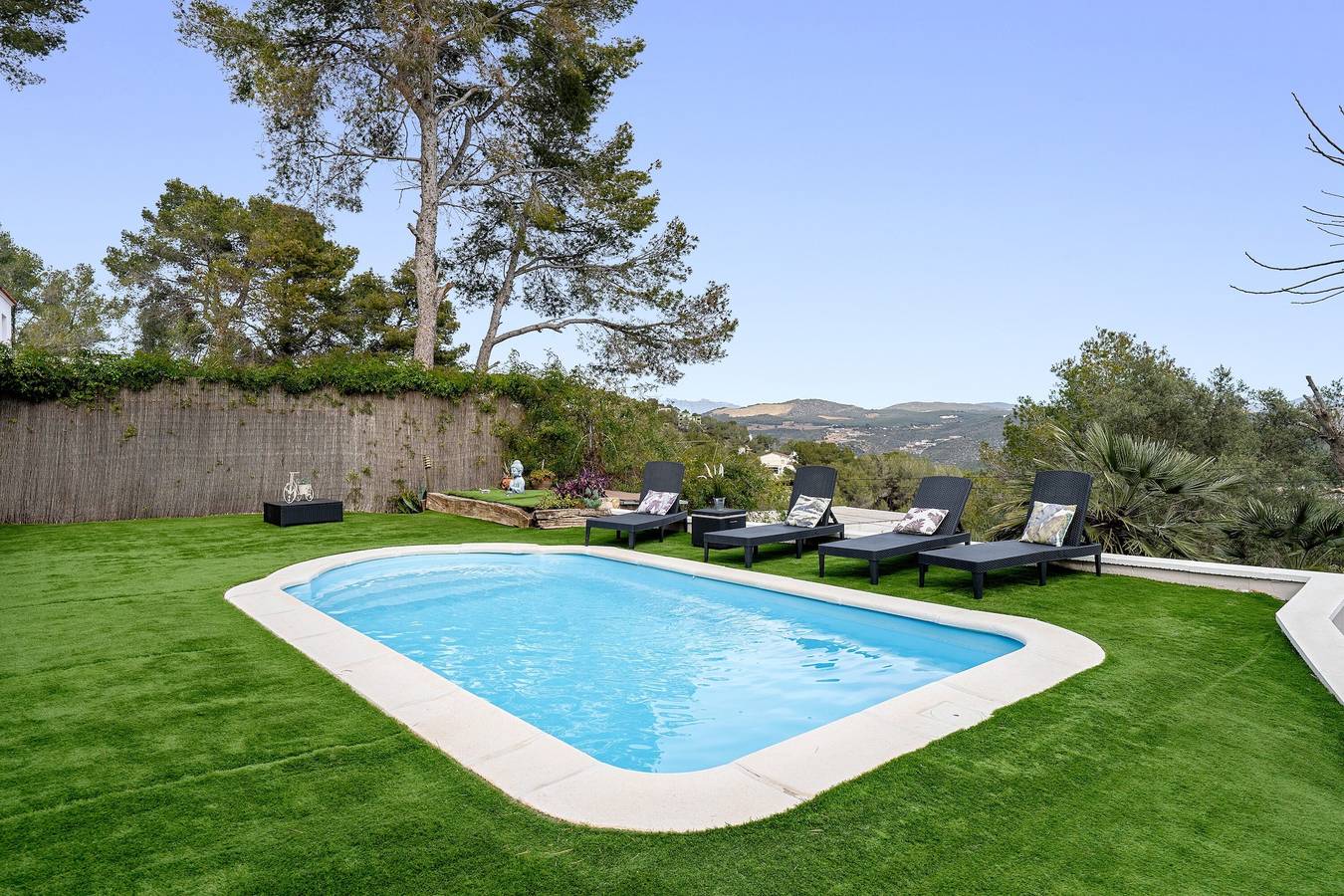 Ferienhaus „Valle De Los Sueños“ mit Bergblick, Wlan und Klimaanlage in Canyelles (Barcelona), Garraf