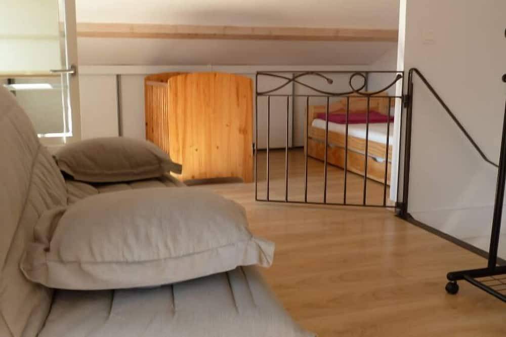 Dans St Florent  Villa T3 Piscine Chauffee  Jardin Privatif   Wi-Fi in Saint-Florent, Région de Calvi