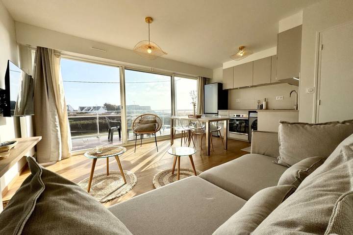Ganze Wohnung, Ferienwohnung für 4 Personen mit Balkon in Ploemeur, Côte des Mégalithes